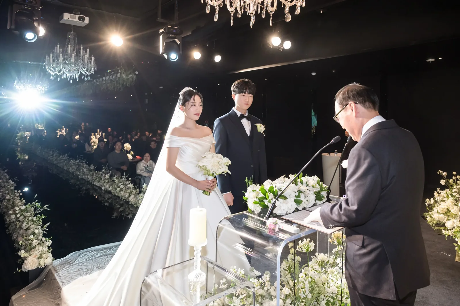 세인트메리엘 호텔웨딩본식사진 주례 앞 신랑신부